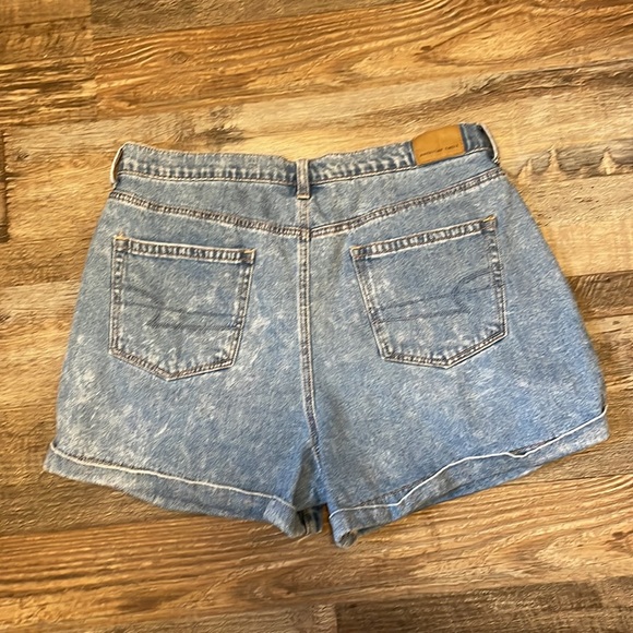 NWOT AE Denim Mom Shorts - Picture 5 of 6